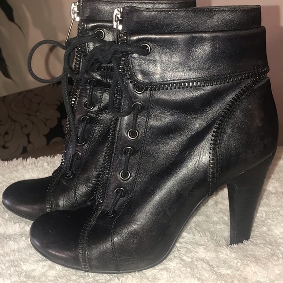 Jeffrey Tyler - Picture 4 of 10